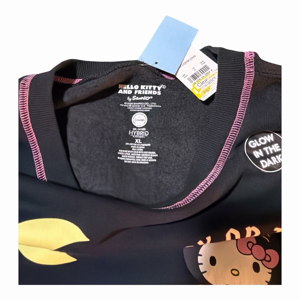 Hello Kitty &  Friends XL Glow In Dark Halloween Sweatshirt Graphic Sanrio Black - Picture 5 of 8